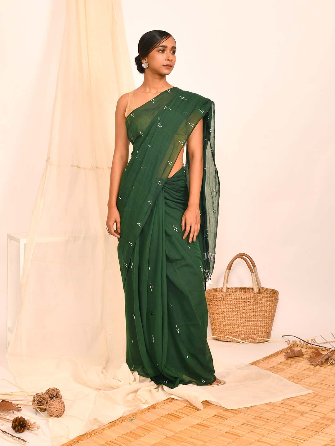 WOVEN HARMONY (BENGAL HANDLOOM 100% PURE COTTON SAREE)
