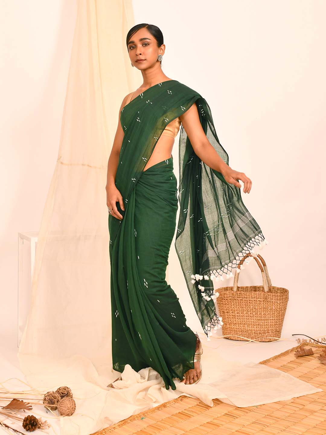 WOVEN HARMONY (BENGAL HANDLOOM 100% PURE COTTON SAREE)