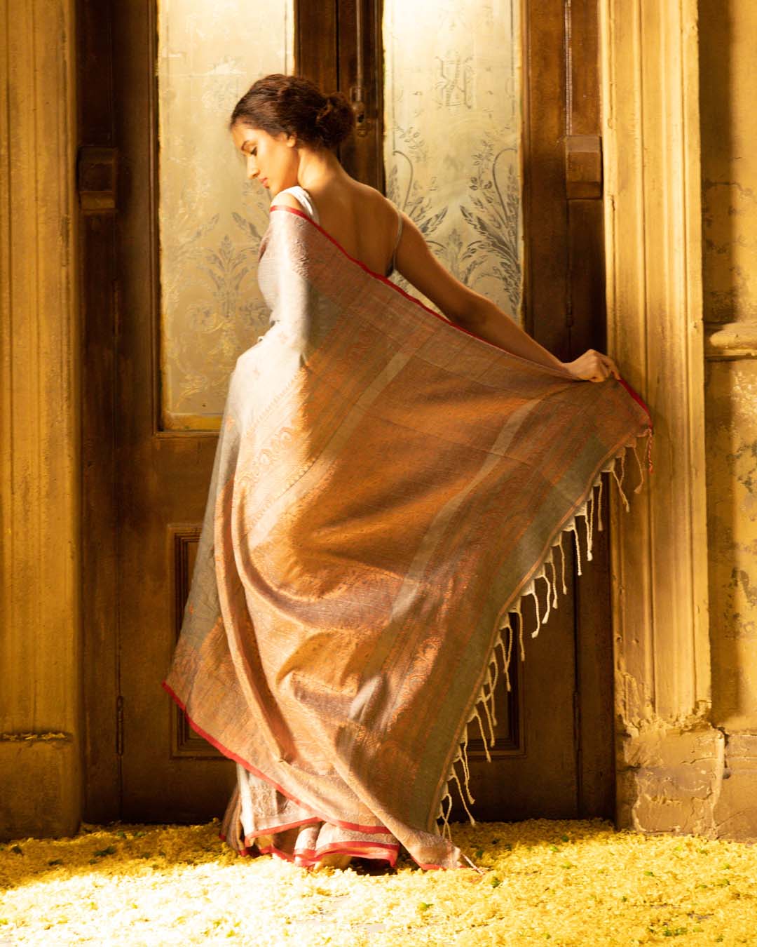 SILVER MIST (BENGAL HANDLOOM 100% PURE COTTON SAREE)
