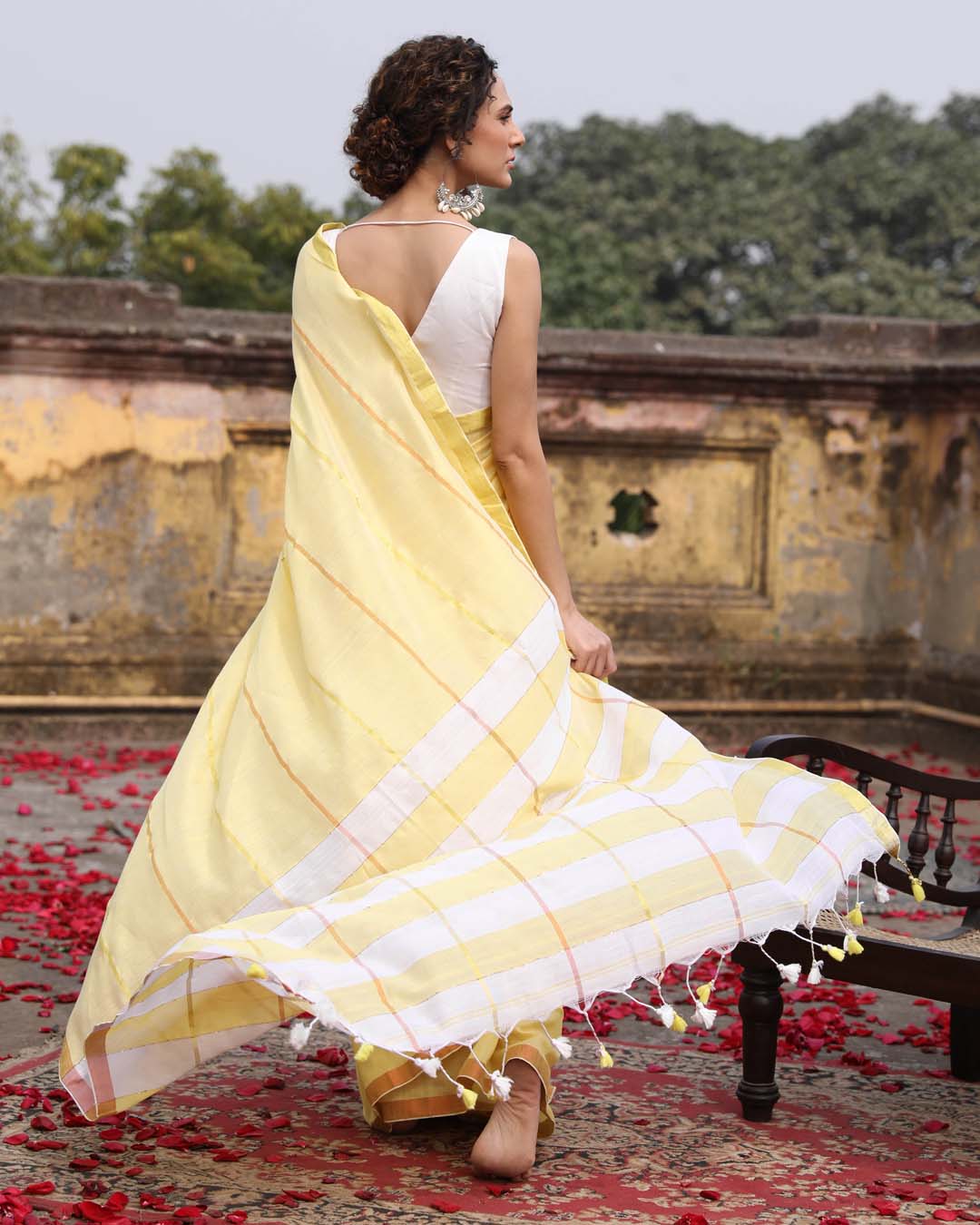 SUNLIT SPLENDOR (BENGAL HANDLOOM 100% PURE COTTON SAREE)