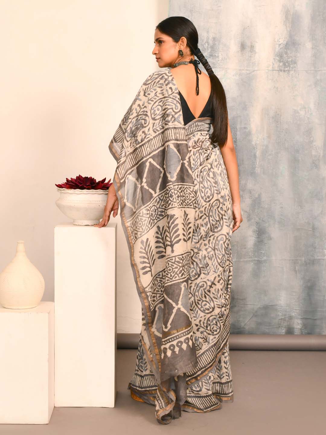 EBONY CHIC (BAGRU SILK COTTON SAREE)