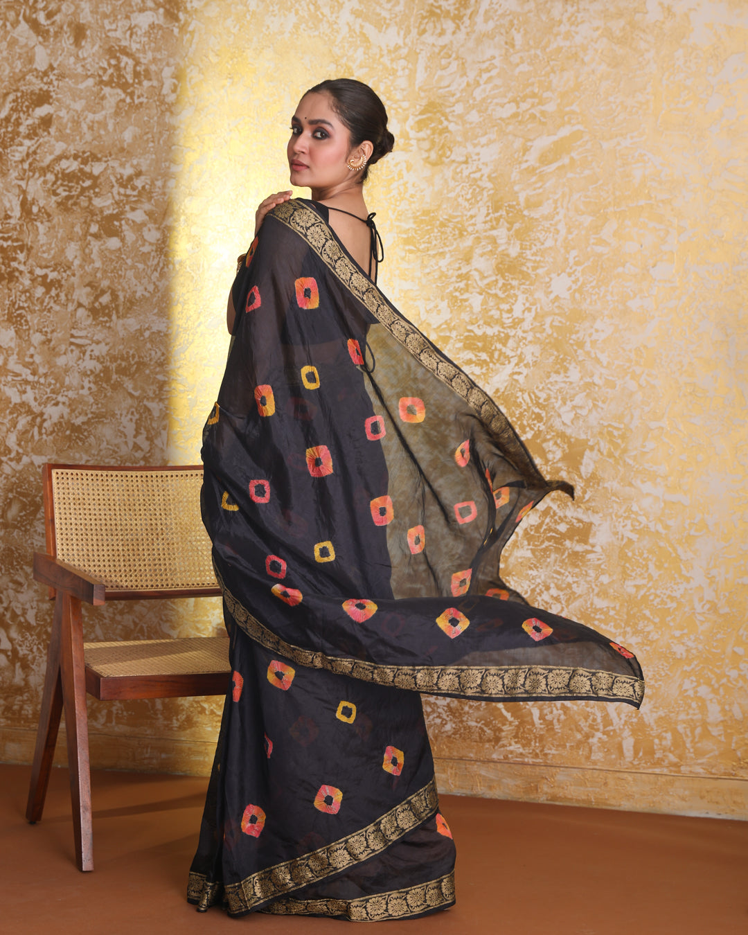 GLISTENING BANDHANI SILK (BANDHANI SILK SAREE)