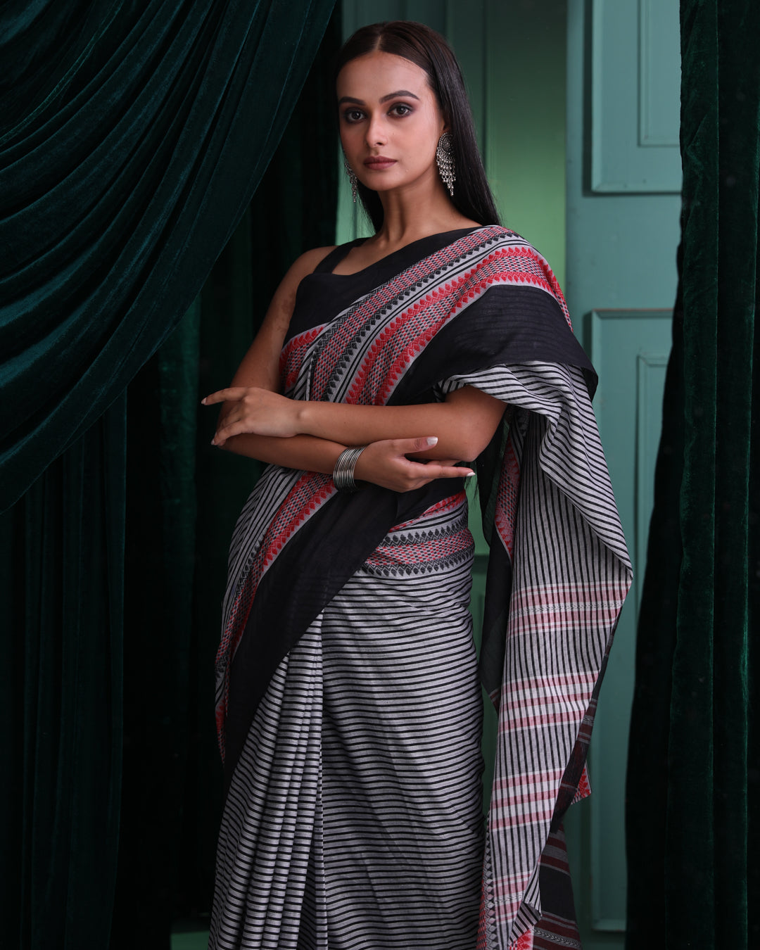 NOIR STRIPES (TAANT SAREE)