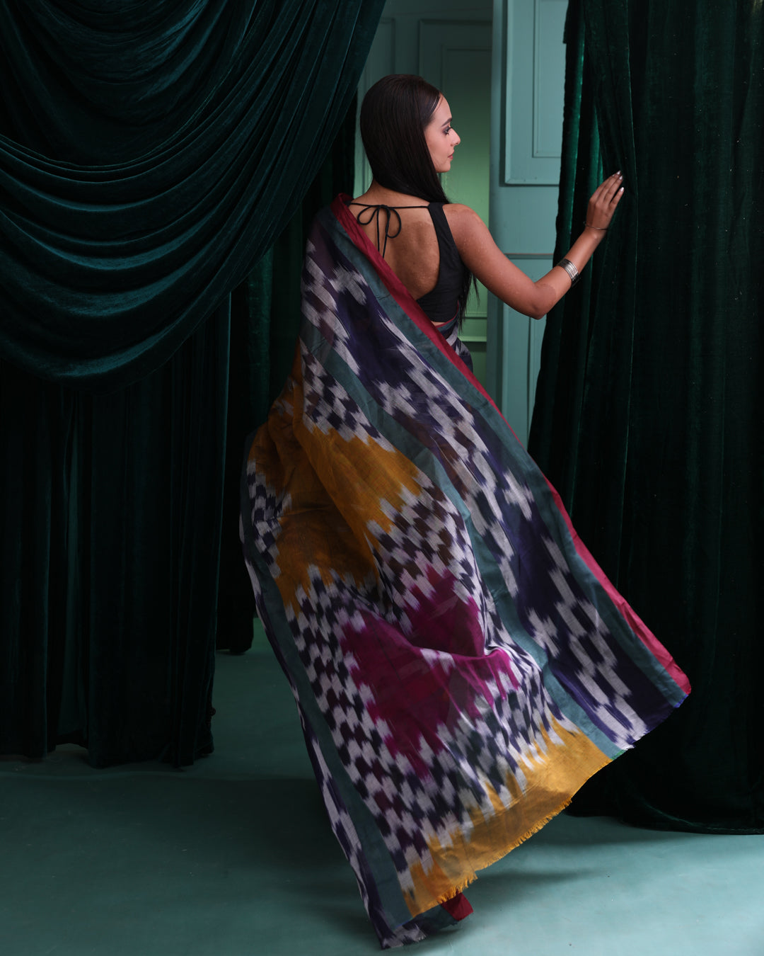 GOLDEN GLOW (IKAT SAREE)