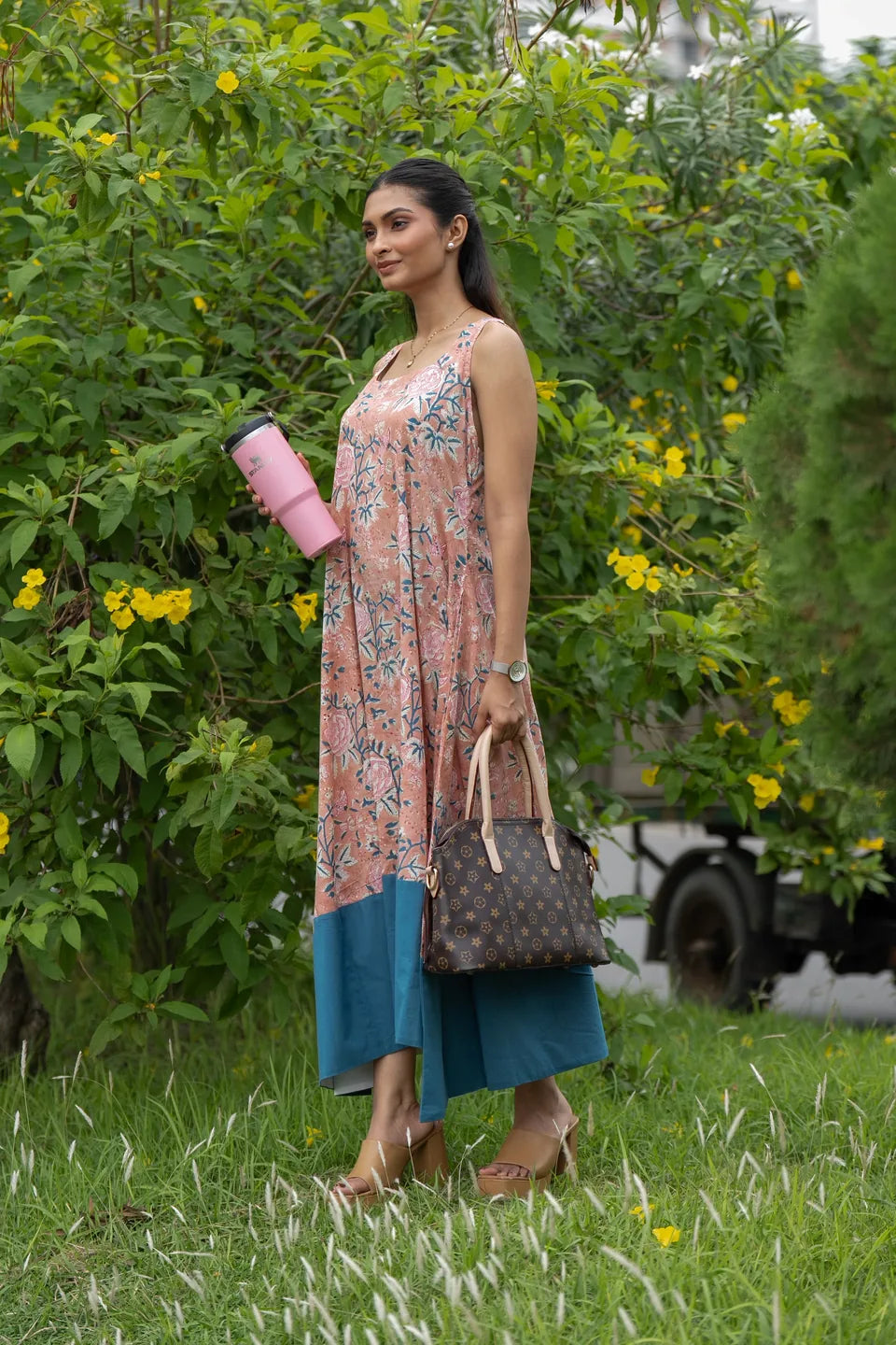 Apricot Bloom — Floral Cotton Sleeveless Maxi Dress with Contrast Hem