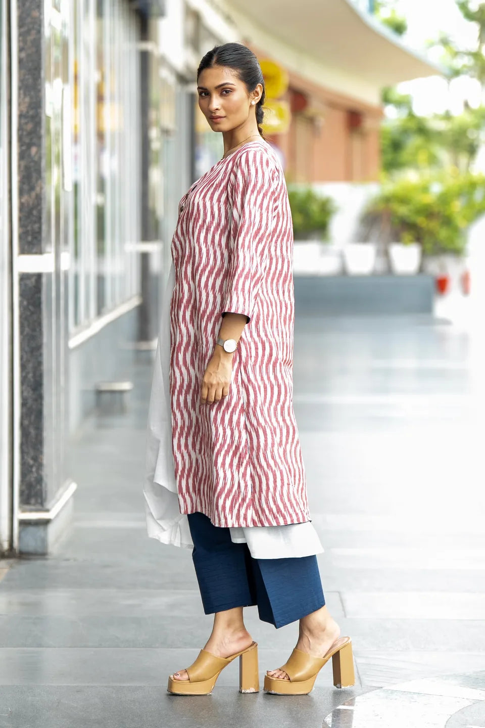 Indigo Vine — Reversible Bagru Floral & Red Ikkat Long Cotton Shrug