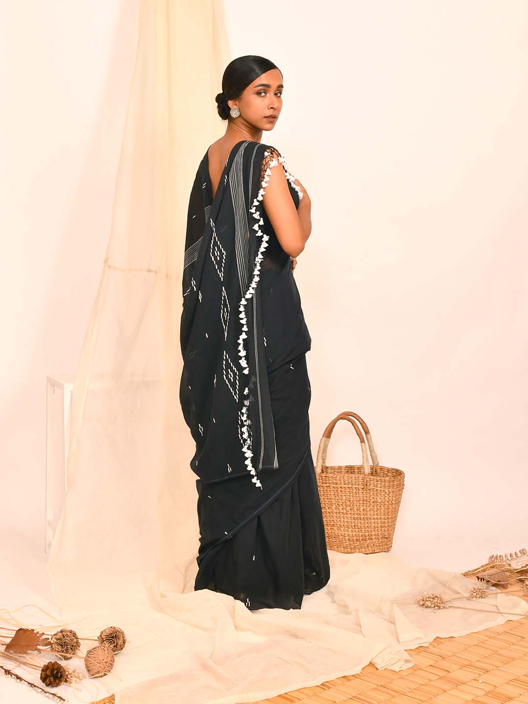 CLASSIC ESSENCE (BENGAL HANDLOOM 100% PURE COTTON SAREE)
