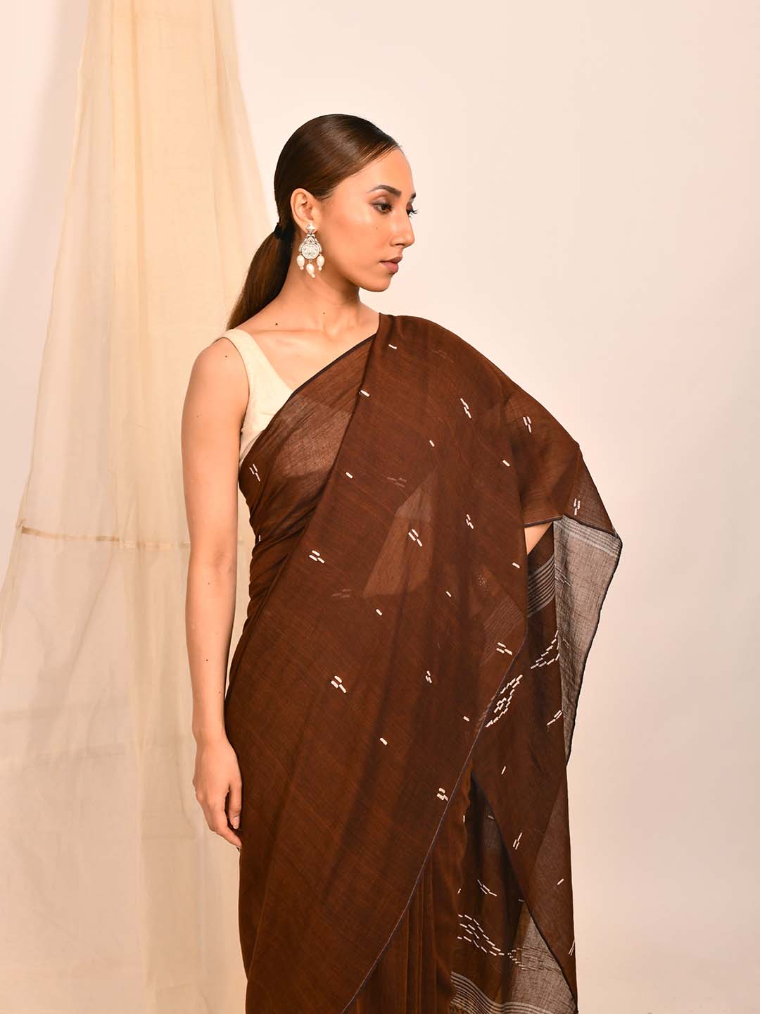 EARTHEN ELEGANCE (BENGAL HANDLOOM 100% PURE COTTON SAREE)