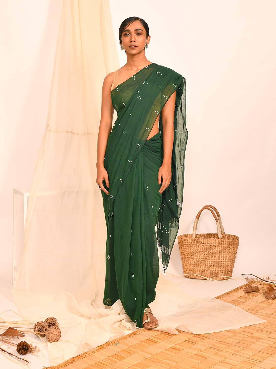 WOVEN HARMONY (BENGAL HANDLOOM 100% PURE COTTON SAREE)