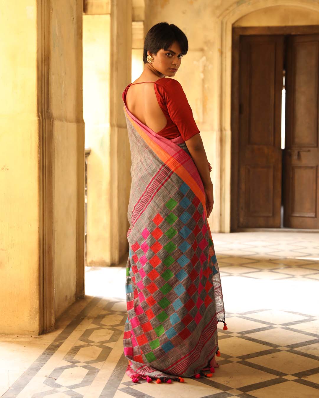 MIDNIGHT CHARCOAL  (BENGAL HANDLOOM 100% PURE COTTON SAREE)