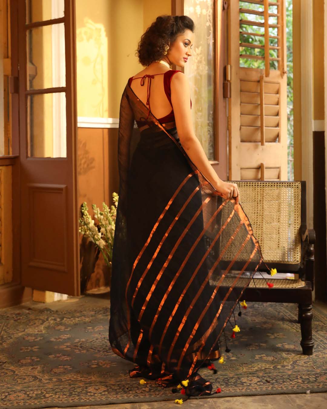 EBON CLASSIC  (HANDLOOM PURE LINEN SAREE)