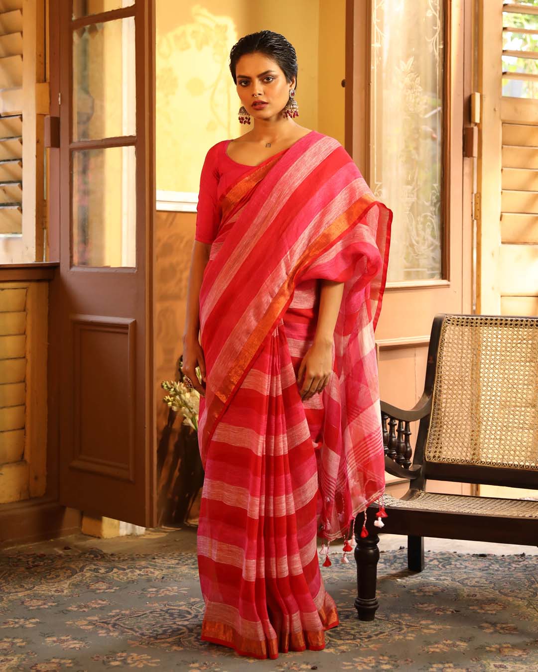 CRIMSON FLAIR  (BENGAL HANDLOOM PURE LINEN SAREE)