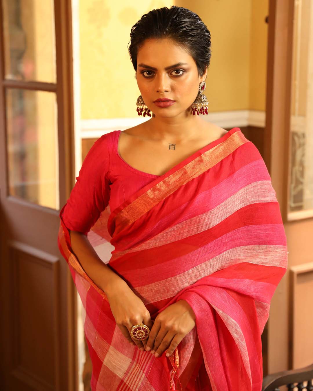CRIMSON FLAIR  (BENGAL HANDLOOM PURE LINEN SAREE)