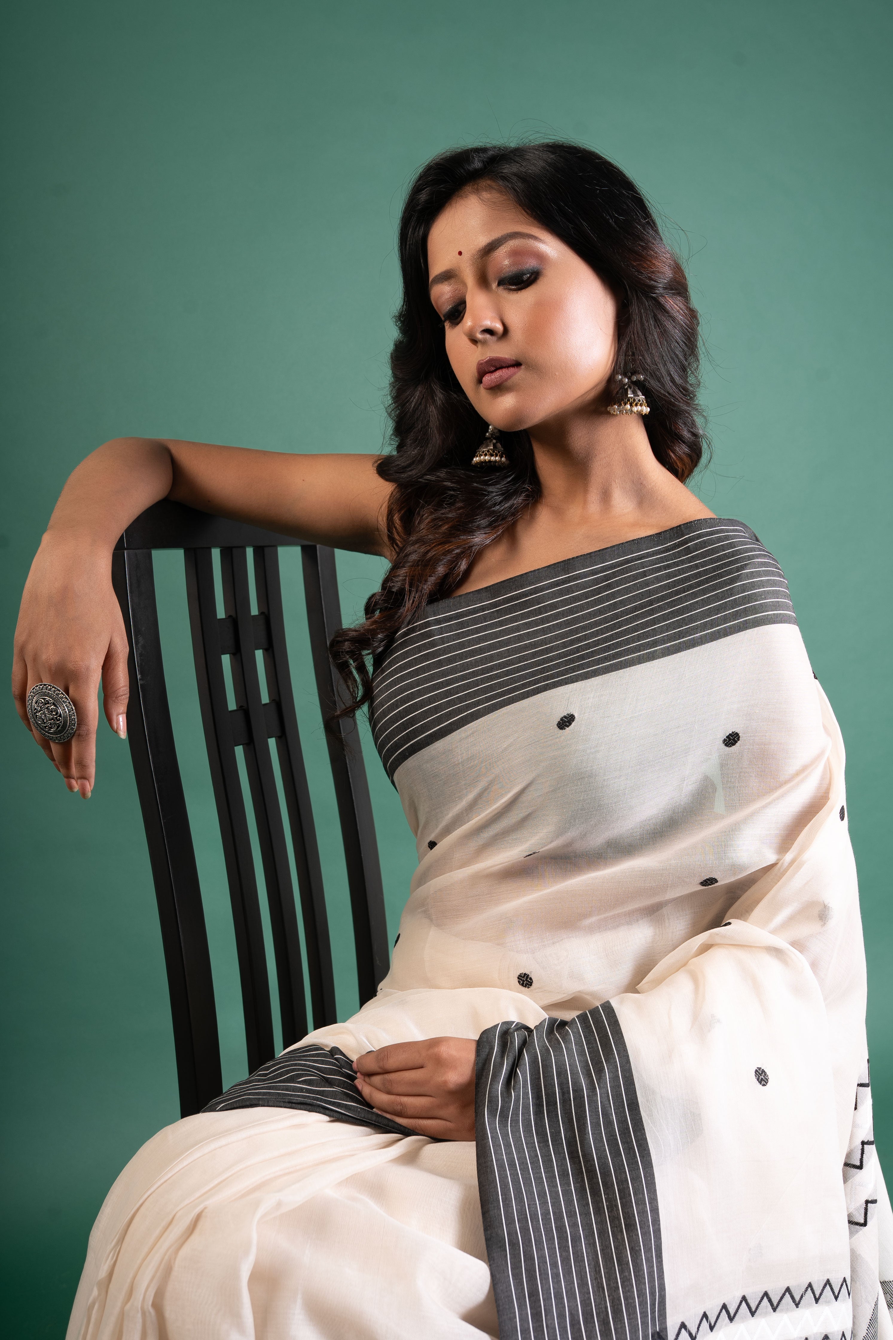 Noir Whisper Ivory Bengal Handloom Cotton Saree