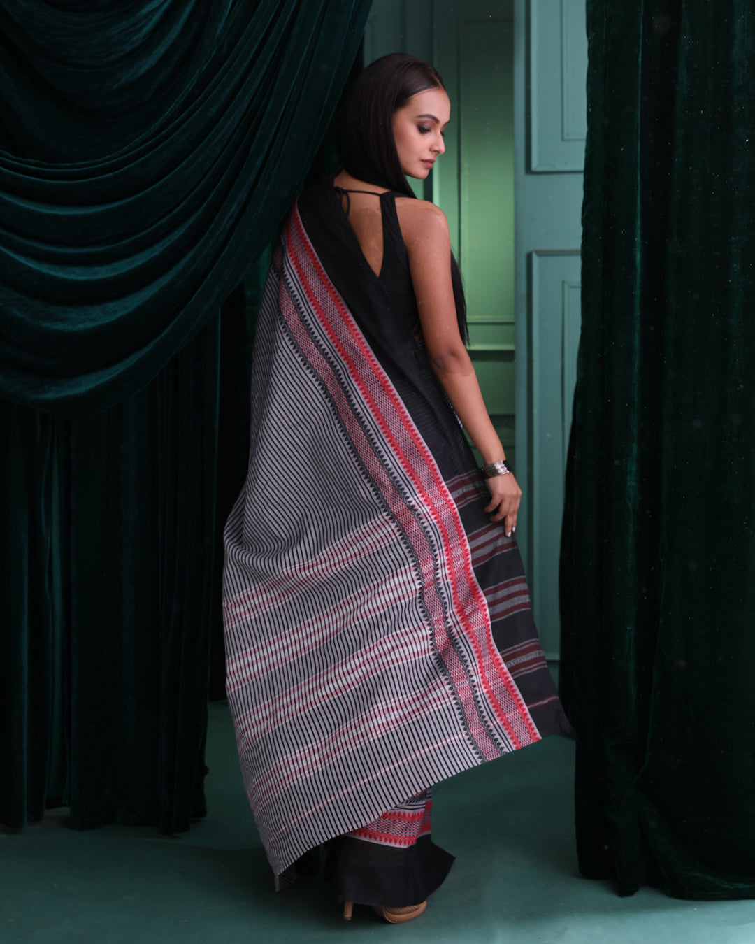 NOIR STRIPES (TAANT  SAREE)