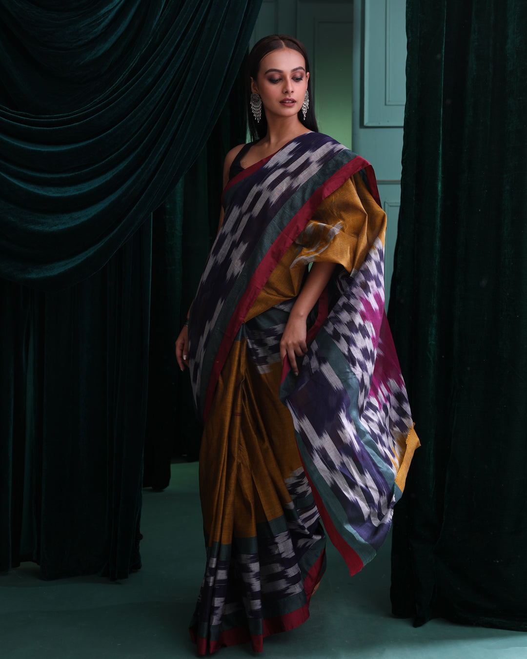 GOLDEN GLOW (IKAT  SAREE)