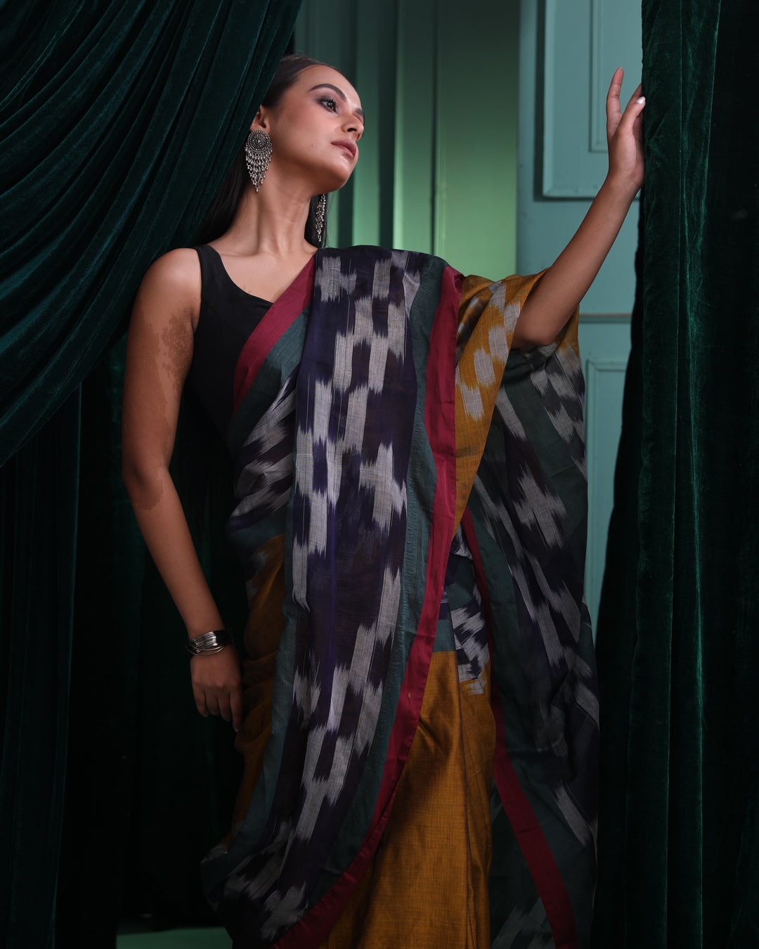 GOLDEN GLOW (IKAT  SAREE)