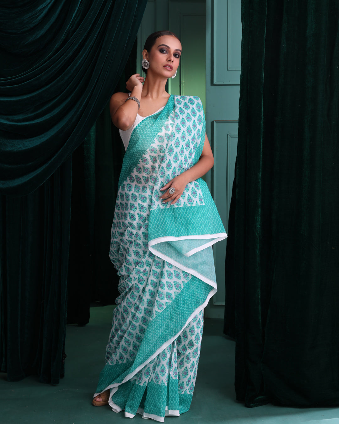 VERDANT GRACE (HANDLOOM ESTER SAREE)
